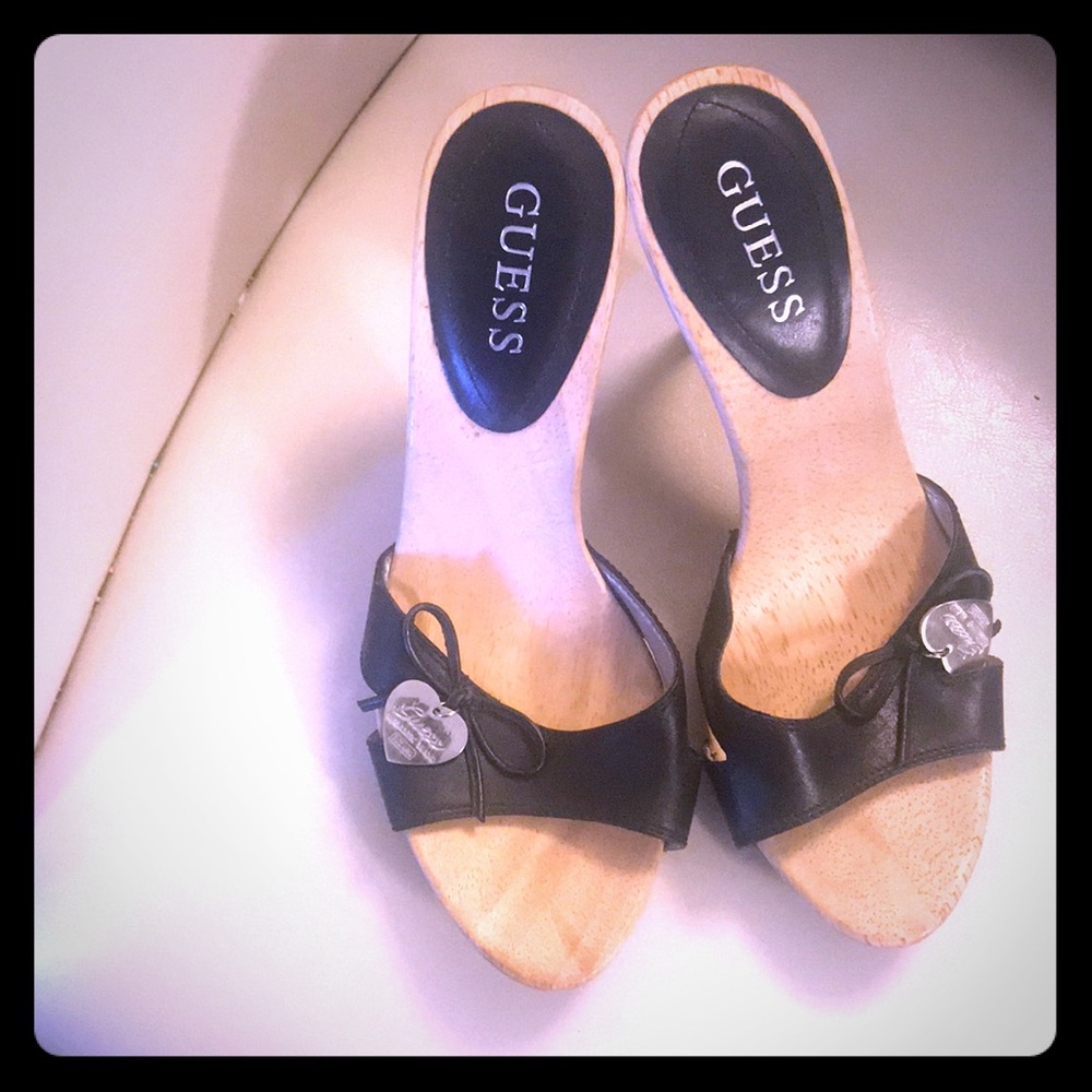 Guess sandals.